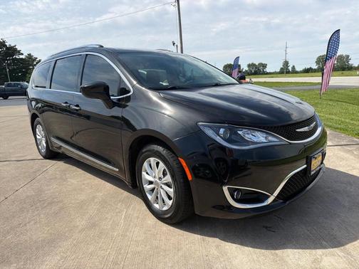 Black 2019 Chrysler Pacifica Touring-L