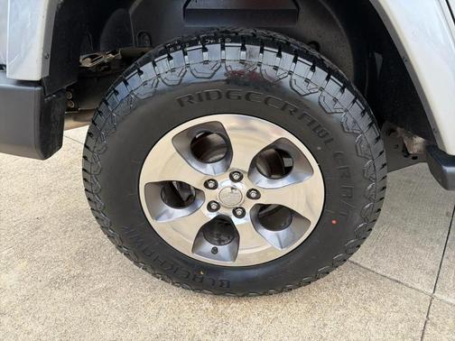 Gray 2018 Jeep Wrangler JK Unlimited Sahara