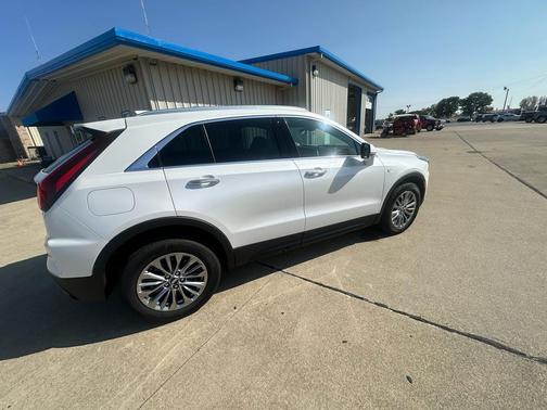 2025 Cadillac XT4 Premium Luxury