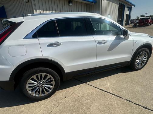 2025 Cadillac XT4 Premium Luxury