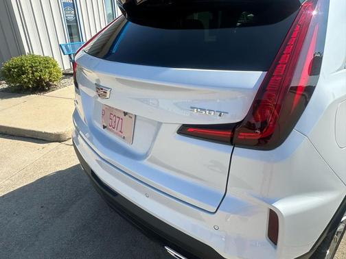 2025 Cadillac XT4 Premium Luxury