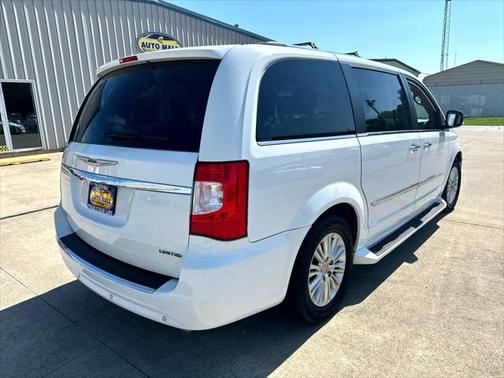 2015 Chrysler Town & Country Limited Platinum
