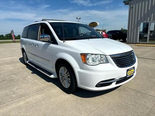 2015 Chrysler Town & Country Limited Platinum