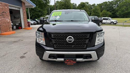 Super Black 2021 Nissan Titan SV