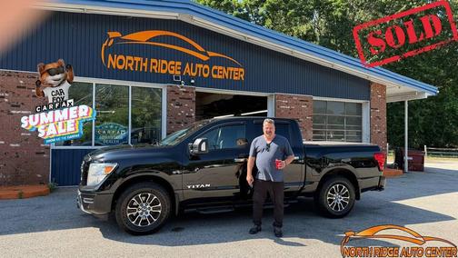 Super Black 2021 Nissan Titan SV