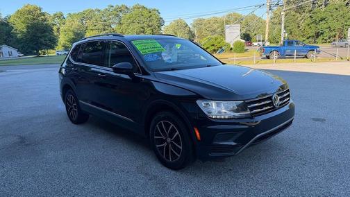 Deep Black Pearl 2021 Volkswagen Tiguan 2.0T SE 4MOTION