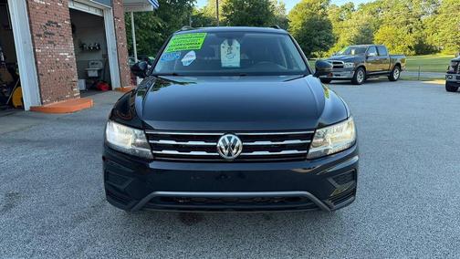 Deep Black Pearl 2021 Volkswagen Tiguan 2.0T SE 4MOTION