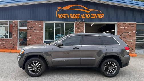 Granite Crystal Metallic Clearcoat 2019 Jeep Grand Cherokee Laredo