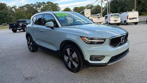 Amazon Blue 2019 Volvo XC40 T5 Momentum