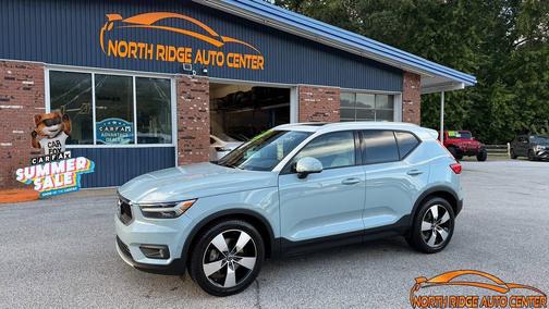 Amazon Blue 2019 Volvo XC40 T5 Momentum