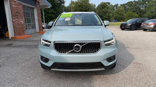 Amazon Blue 2019 Volvo XC40 T5 Momentum