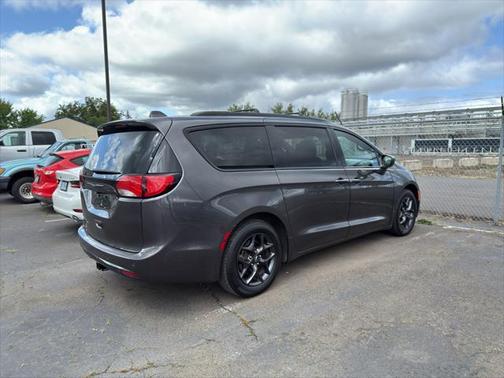 2019 Chrysler Pacifica Touring-L Plus