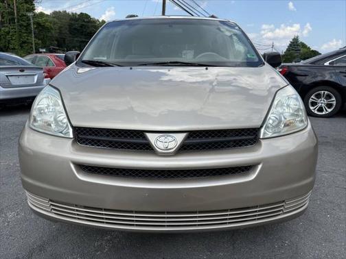2004 Toyota Sienna LE