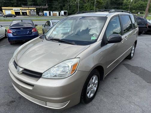 2004 Toyota Sienna LE