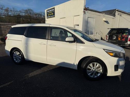 2016 Kia Sedona LX