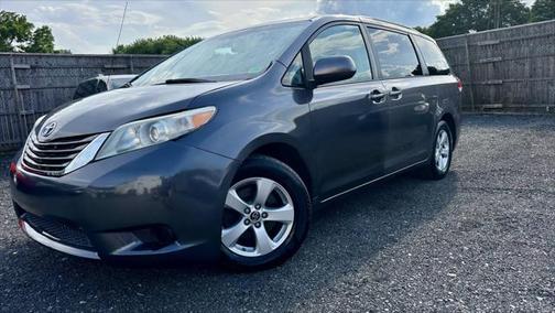 2013 Toyota Sienna LE
