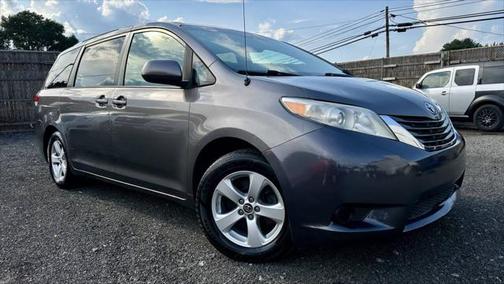 2013 Toyota Sienna LE