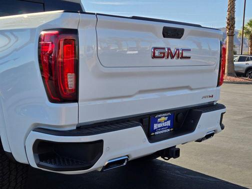 Summit White 2023 GMC Sierra 1500 AT4