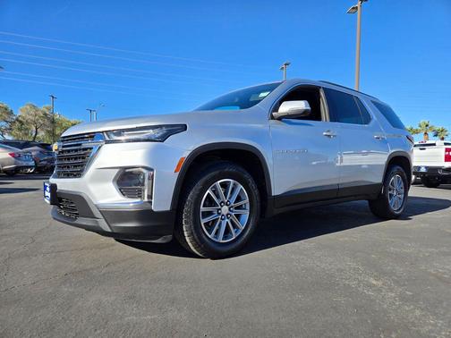 2022 Chevrolet Traverse LT Leather