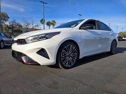 Snow White Pearl 2022 Kia Forte GT