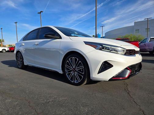 Snow White Pearl 2022 Kia Forte GT
