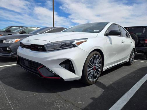 Snow White Pearl 2022 Kia Forte GT