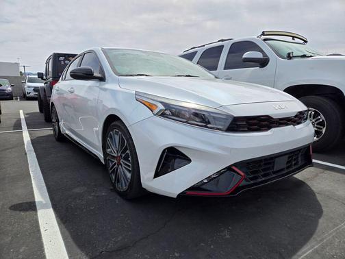 Snow White Pearl 2022 Kia Forte GT