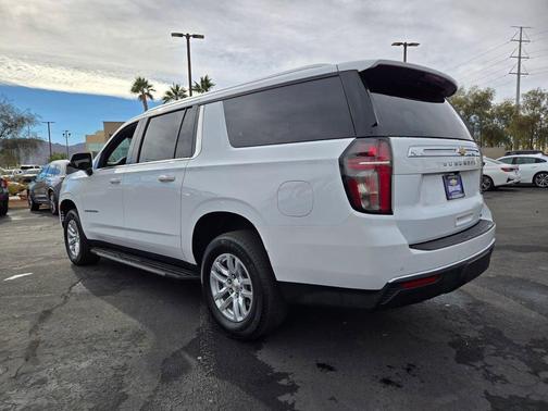 2024 Chevrolet Suburban LT