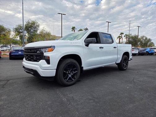 2025 Chevrolet Silverado 1500 Custom
