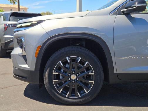 Sterling Gray Metallic 2026 Chevrolet Traverse LT