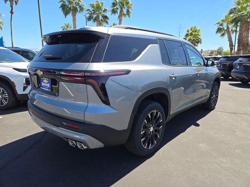 Sterling Gray Metallic 2026 Chevrolet Traverse LT