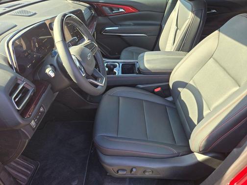 Radiant Red Tintcoat 2026 Chevrolet Traverse AWD Z71