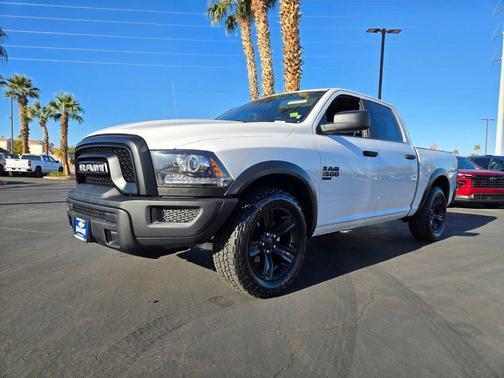 2024 RAM 1500 Classic Warlock Crew Cab 4x2 5'7' Box