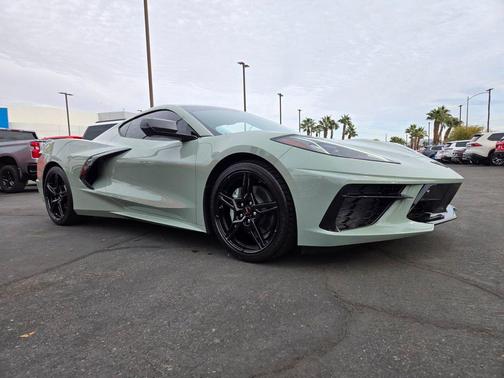 2024 Chevrolet Corvette Stingray w/2LT