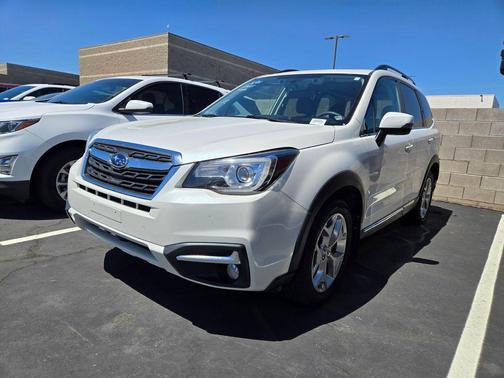 Crystal White Pearl 2017 Subaru Forester 2.5i Touring