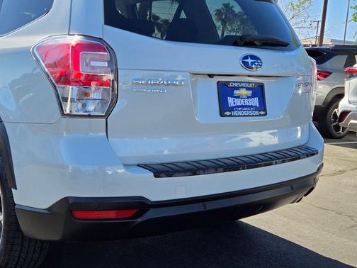 Crystal White Pearl 2017 Subaru Forester 2.5i Touring