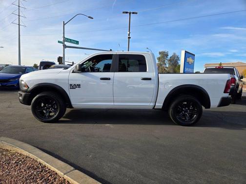 2024 RAM 1500 Classic Warlock Crew Cab 4x4 5'7' Box
