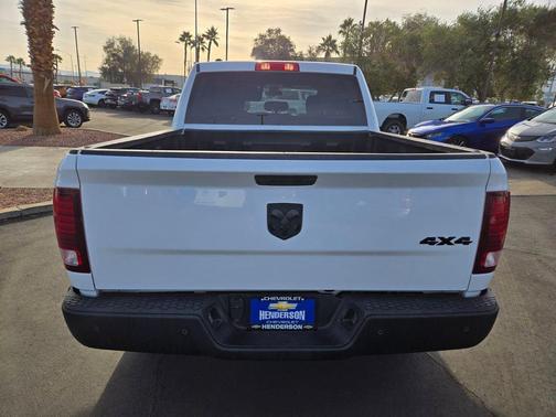 2024 RAM 1500 Classic Warlock Crew Cab 4x4 5'7' Box