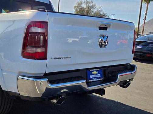 Bright White Clearcoat 2021 RAM 1500 Limited