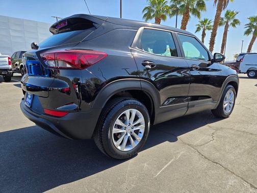 Mosaic Black Metallic 2021 Chevrolet Trailblazer LS