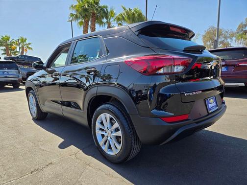 Mosaic Black Metallic 2021 Chevrolet Trailblazer LS