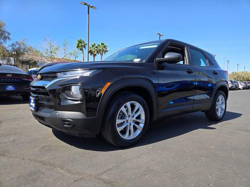 Mosaic Black Metallic 2021 Chevrolet Trailblazer LS