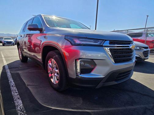 2023 Chevrolet Traverse LS