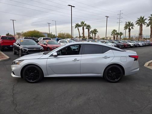 2022 Nissan Altima S FWD