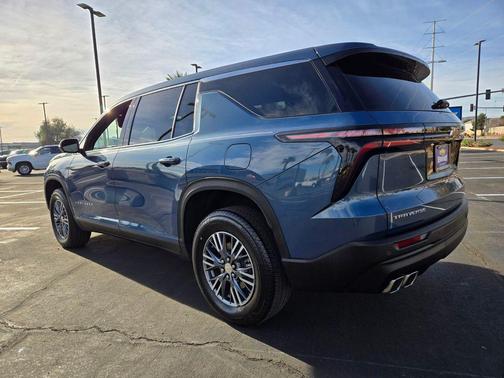 2024 Chevrolet Traverse LS