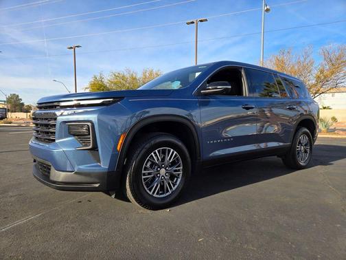 2024 Chevrolet Traverse LS