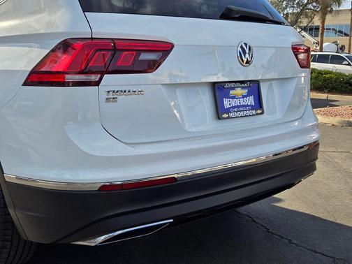 Pure White 2020 Volkswagen Tiguan 2.0T SE