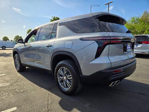 Sterling Gray Metallic 2024 Chevrolet Traverse LS