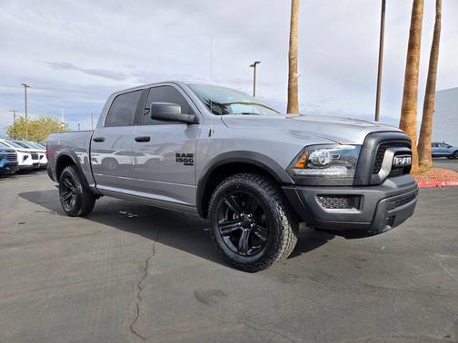 2024 RAM 1500 Classic Warlock Crew Cab 4x2 5'7' Box