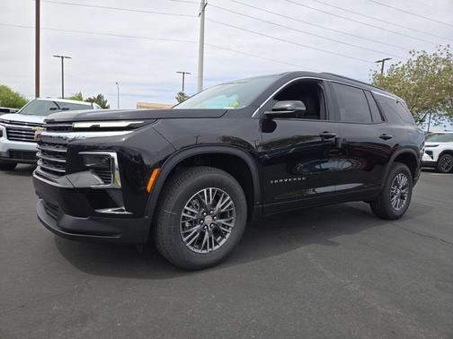Mosaic Black Metallic 2026 Chevrolet Traverse LT